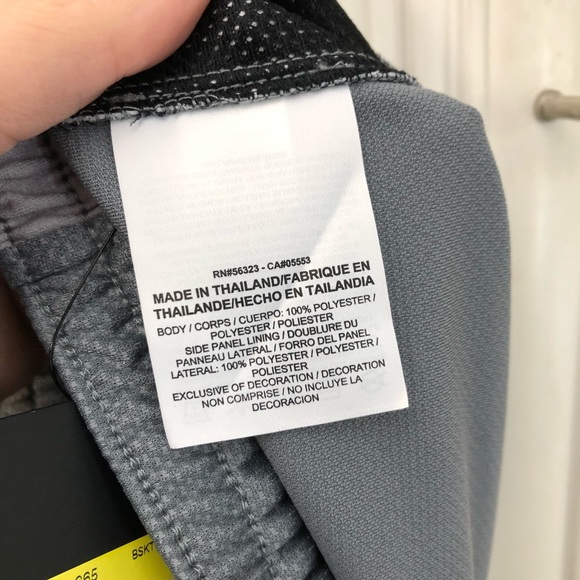 NWT Nike Elite youth basketball shorts - Picture 9 of 10